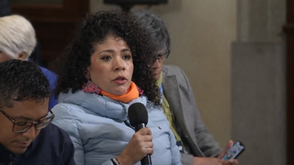 Periodista preguntando a Claudia Sheinbaum sobre cuba