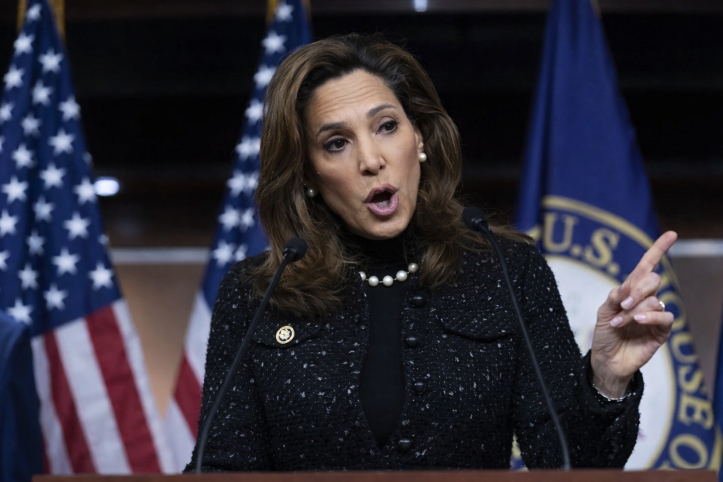 María Elvira Salazar