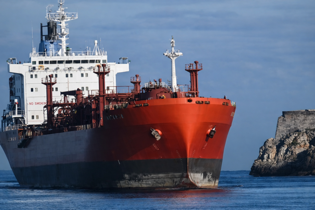 Imagen de referencia de un tanquero navegando a Cuba