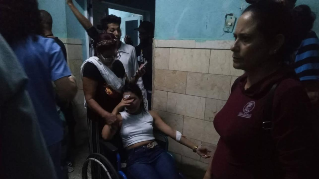 Lesionados en hospital Armando Enrique después del accidente