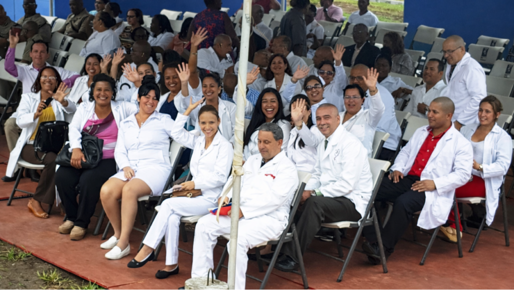 Medicos cubanos en San Vicente