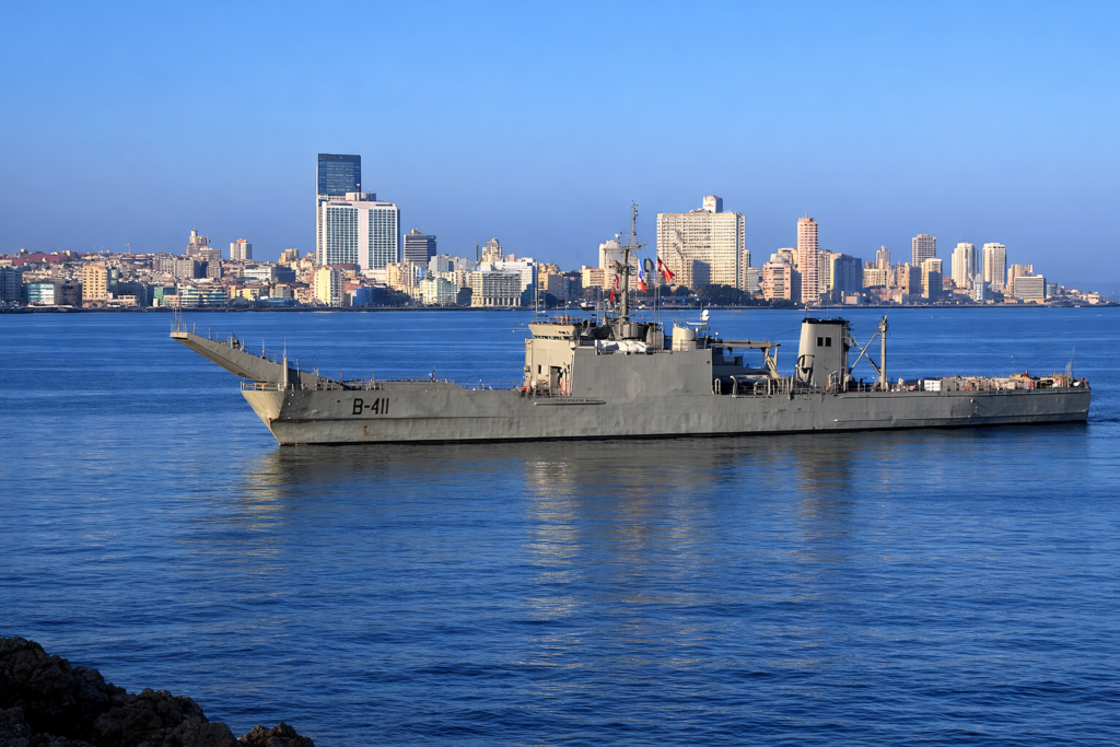 Buques con ayuda humanitaria